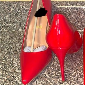 !!! BRAND NEW RED PUMPS !!!